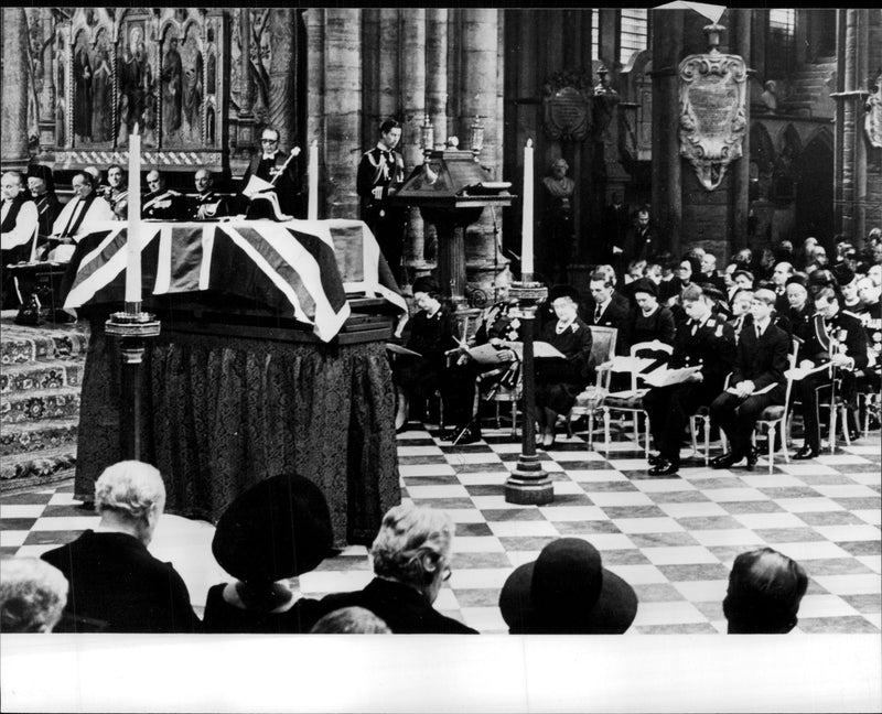 Prince Charles speaks at the Earl Mountbattens funeral in Westminster Abbey. Queen Elizabeth and Prince Philip is seen in the first row - Vintage Photograph