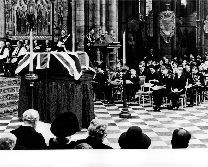 Prince Charles speaks at the Earl Mountbattens funeral in Westminster Abbey. Queen Elizabeth and Prince Philip is seen in the first row - Vintage Photograph