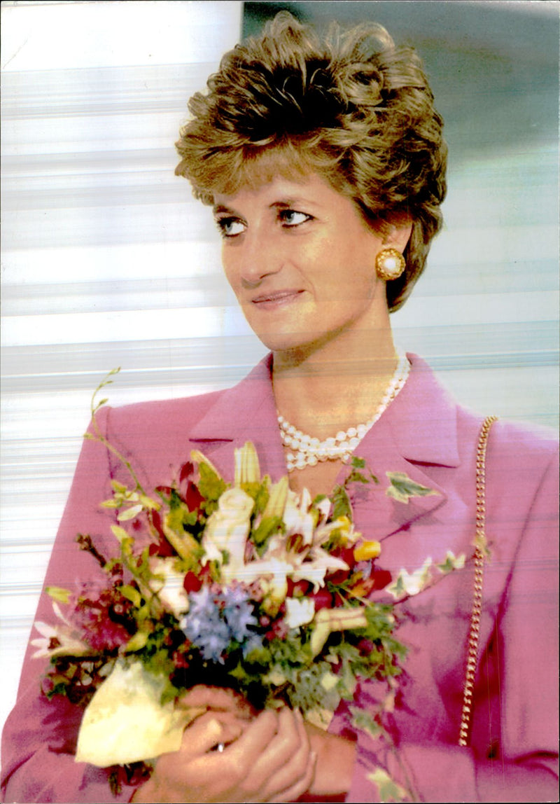 Princess Diana in connection with her opening a new department at London Hospital. - Vintage Photograph