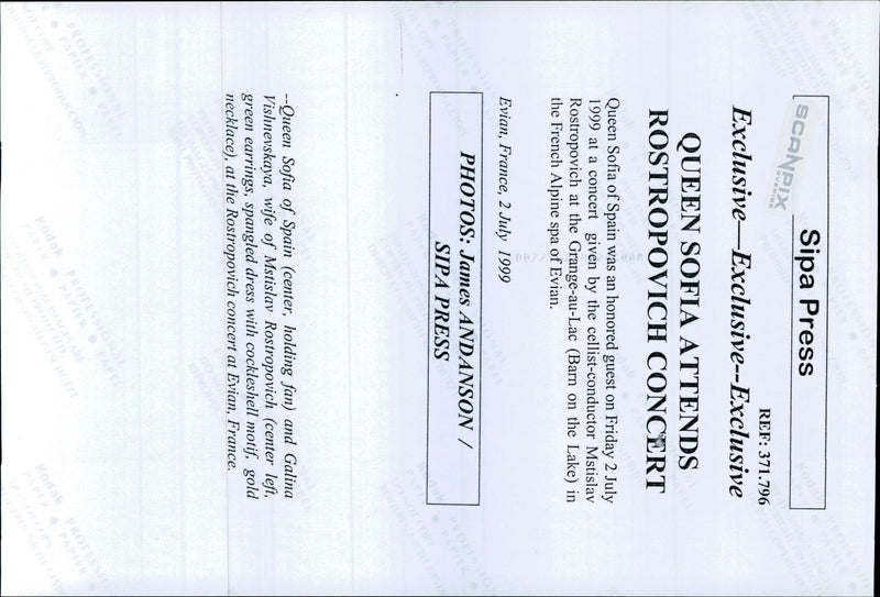 Queen Sofia of Spain in the audience during the Rostropovich concert in Evian. - Vintage Photograph