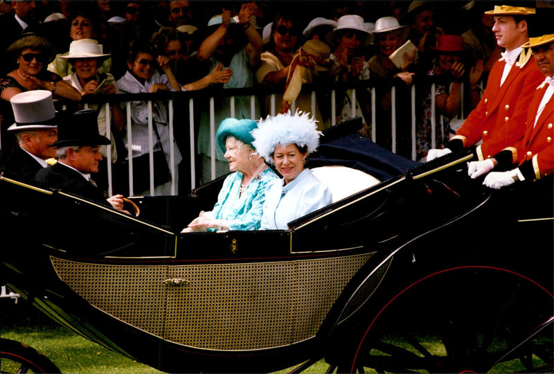 Princess Margaret and sister drotting Elizabeth II and celebrate queen mother 96th birthday - Vintage Photograph