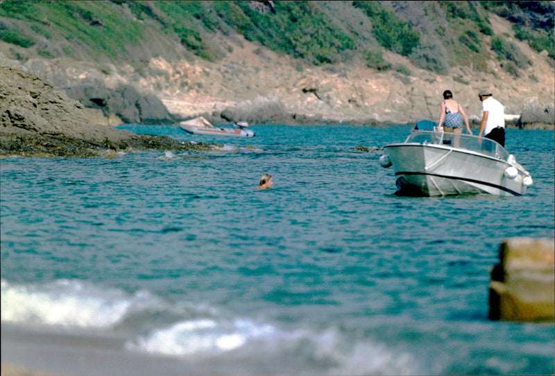 Princess Diana on vacation with his sons Harry and William - Vintage Photograph