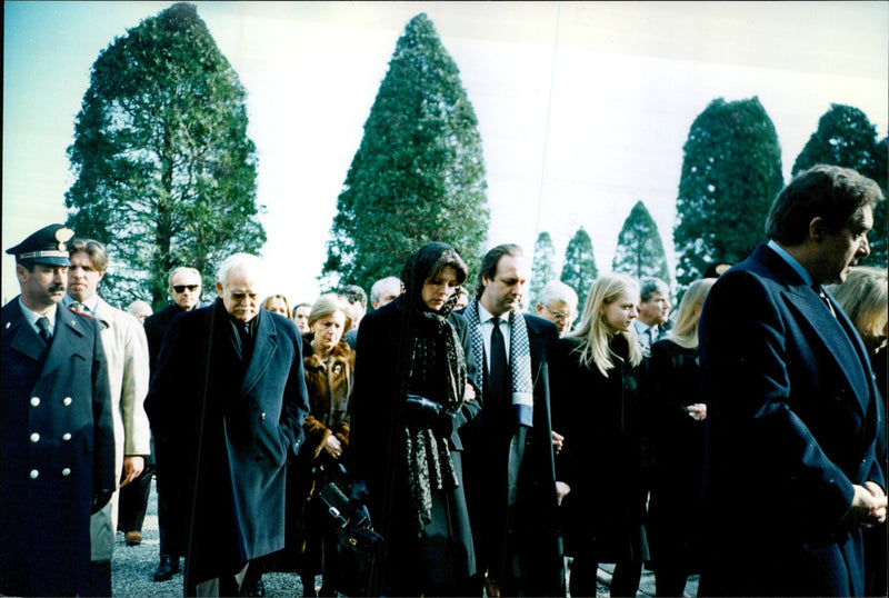 Princess Caroline and Furst Rainier attend the funeral of Stefano Casiraghi - Vintage Photograph