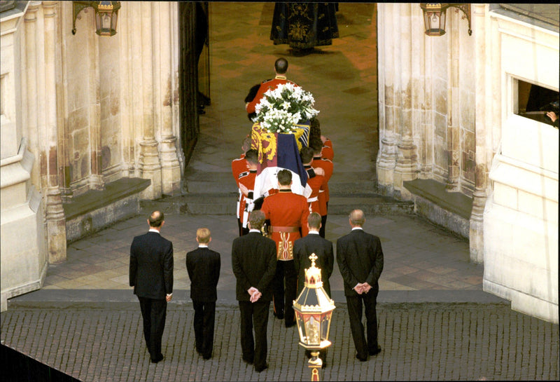 Princess Diana's coffin will be carried into Westminster Abbey Church - Vintage Photograph