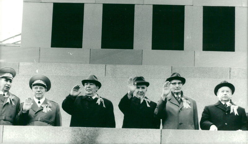 Soviet leader Leonid Brezjnev among politicians at first majparad. - Vintage Photograph