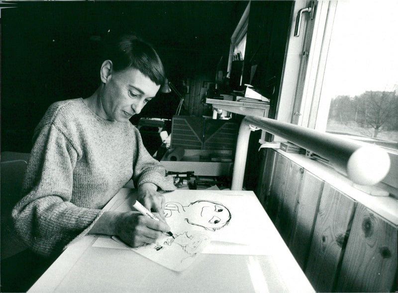 Barnbokförfattare Gunilla Bergström undertecknar Alfons Åberg - Vintage Photograph