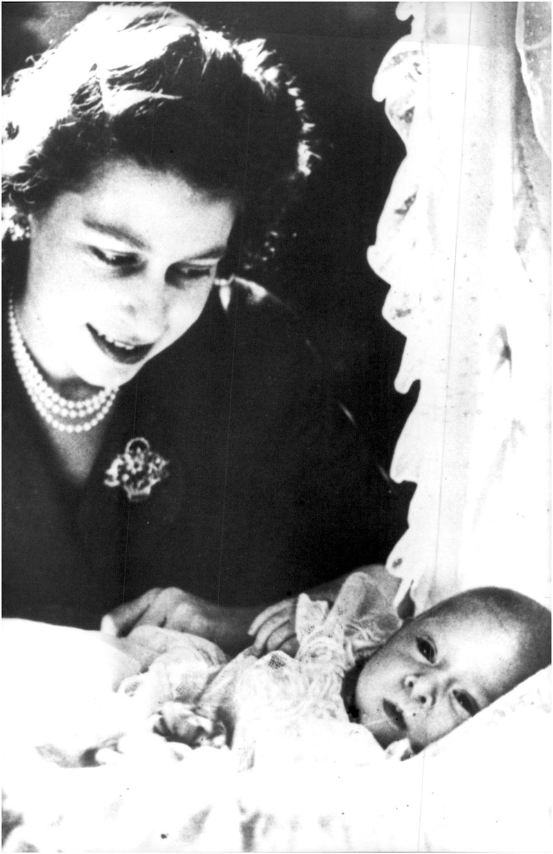 Queen Elizabeth II with newborn Prince Charles. - 14 November 1948 - Vintage Photograph