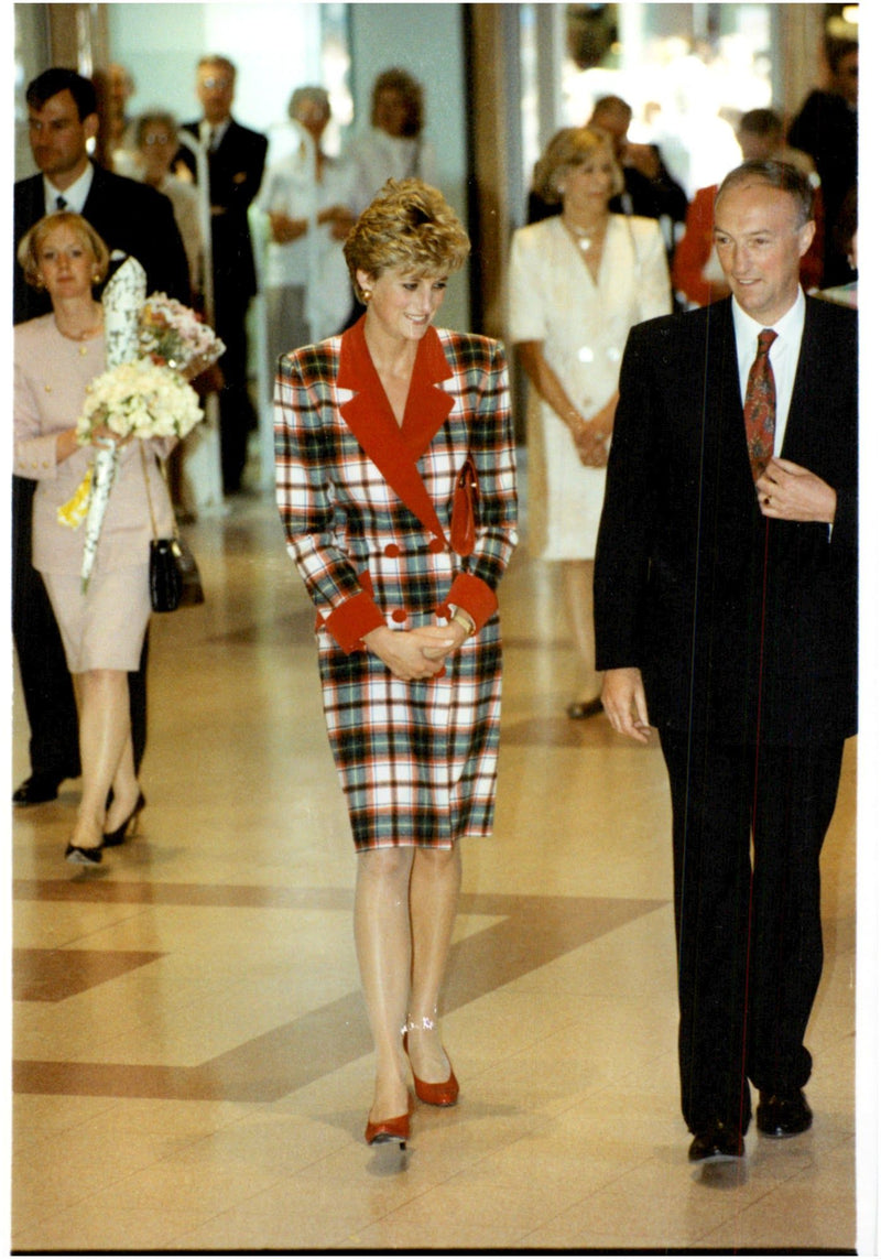 Princess Diana was about to visit London's newly opened hospital - Vintage Photograph