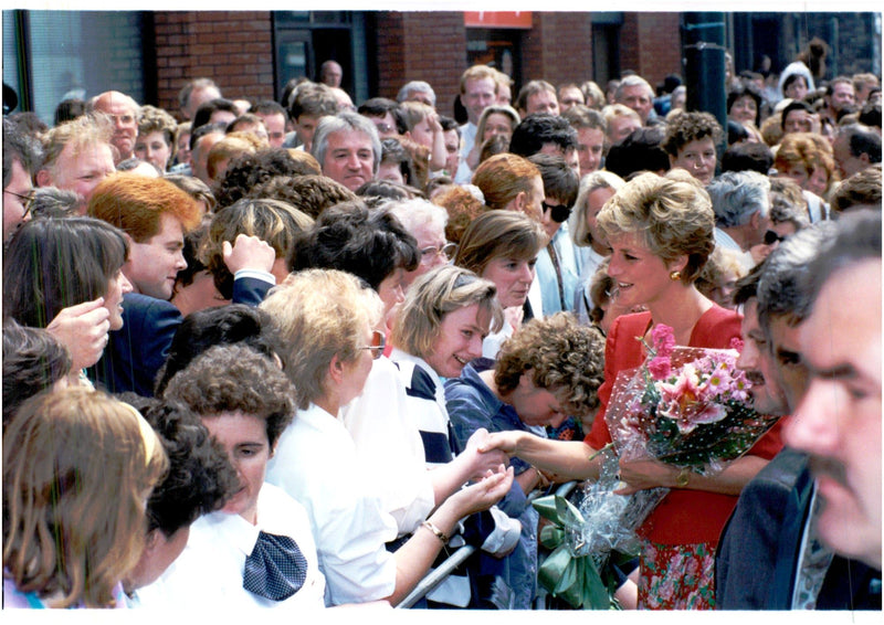 Princess Diana welcomed with open arms at Hillsborough Castle - Vintage Photograph
