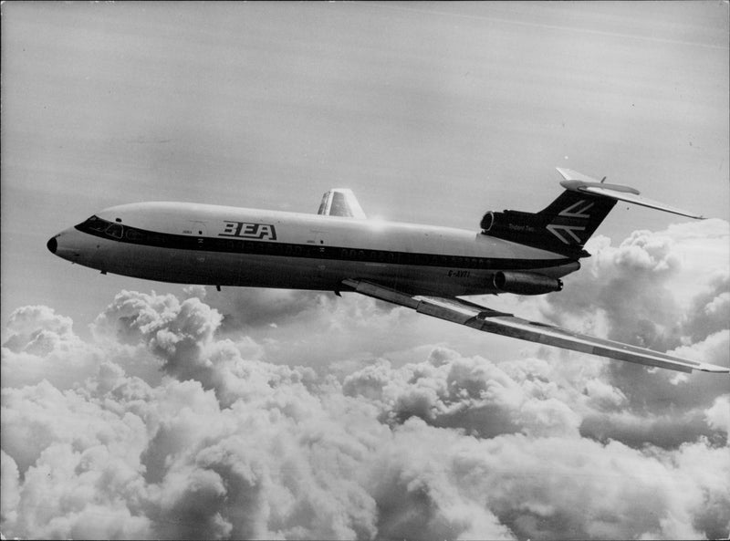 A Hawker Siddley Trident 2E with a range of 2,500 English miles and a passenger capacity of 98-140 people. - Vintage Photograph