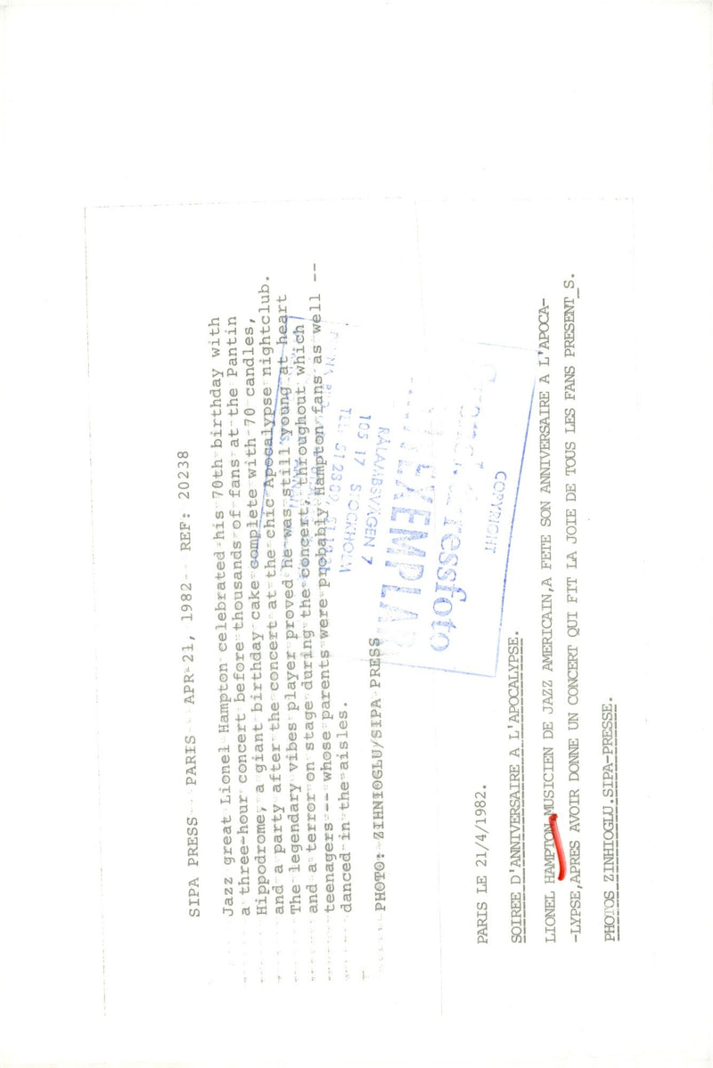 Lionel Hampton on his birthday, plays a concert at the Pantin Hippodrome. - Vintage Photograph