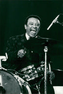 Lionel Hampton on his birthday, plays a concert at the Pantin Hippodrome. - Vintage Photograph