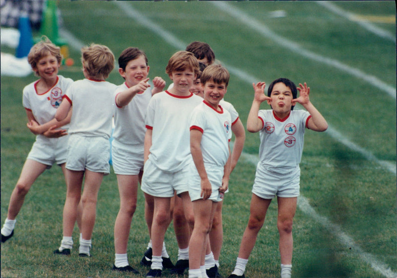 Prince William with his sporty friends. - Vintage Photograph