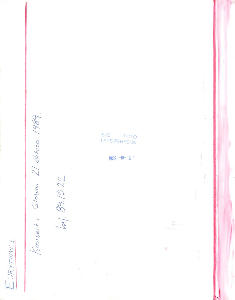 Concert image of Dave Stewart and Annie Lennox in the Globe. - Vintage Photograph