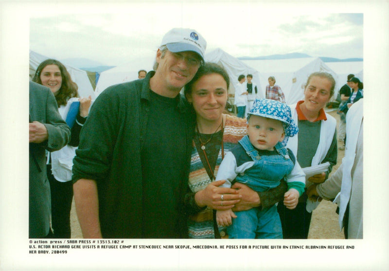 Richard Gere at Oxfam refugee camp in Stankovac - Vintage Photograph