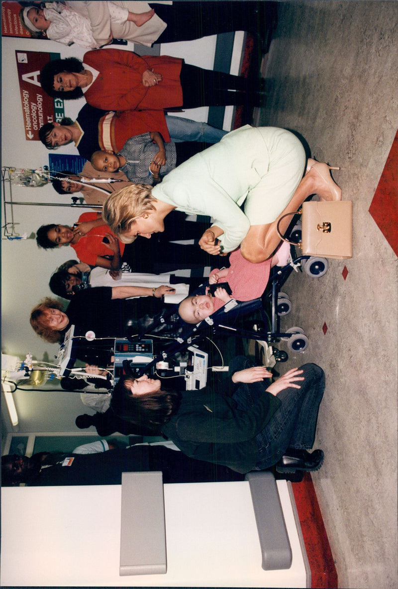 Princess Diana assists in a hospital on all-hearted day - Vintage Photograph