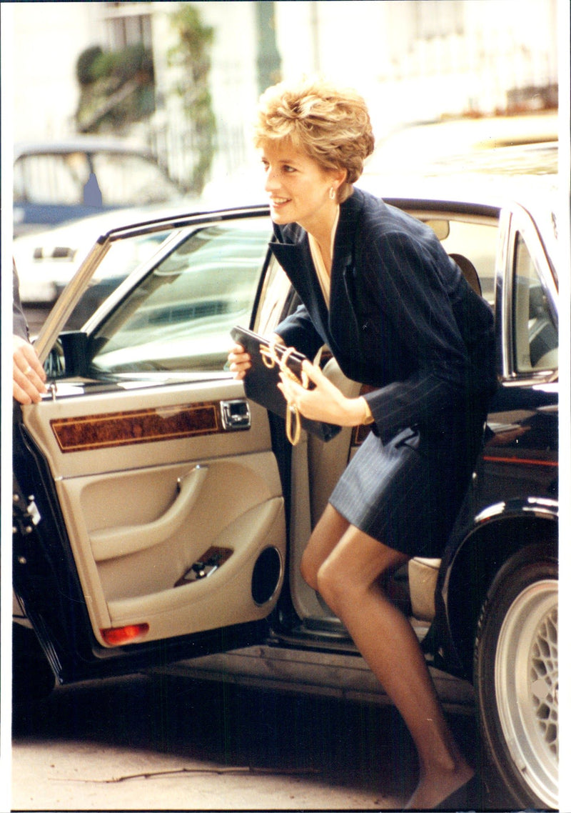 Princess Diana arrives at an unknown official context. - Vintage Photograph