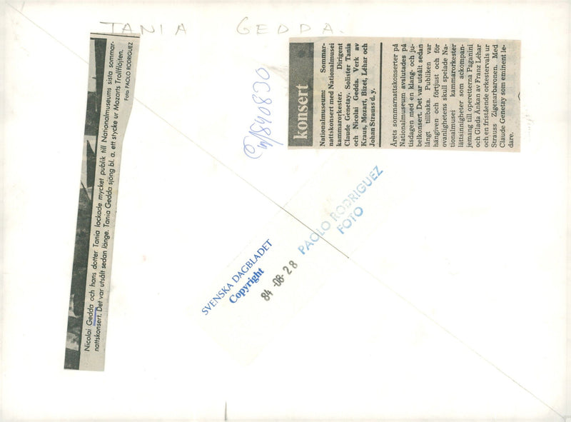 Nicolai Geddas daughter Tania, among other things, sang a song from the "Troll Flute" at the National Museum's final night concert. - Vintage Photograph