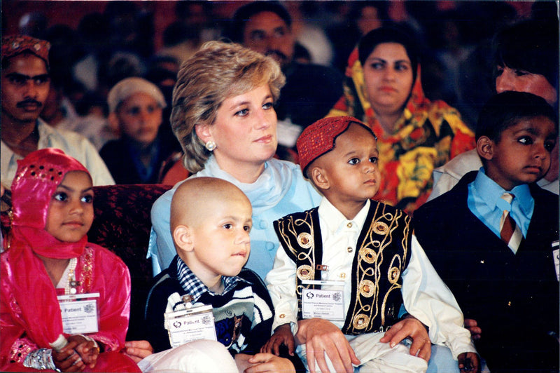 Princess Diana visits Imran Khan's hospital - Vintage Photograph