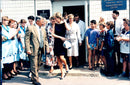 Princess Diana visits the patients and staff at the Tushin hospital - Vintage Photograph