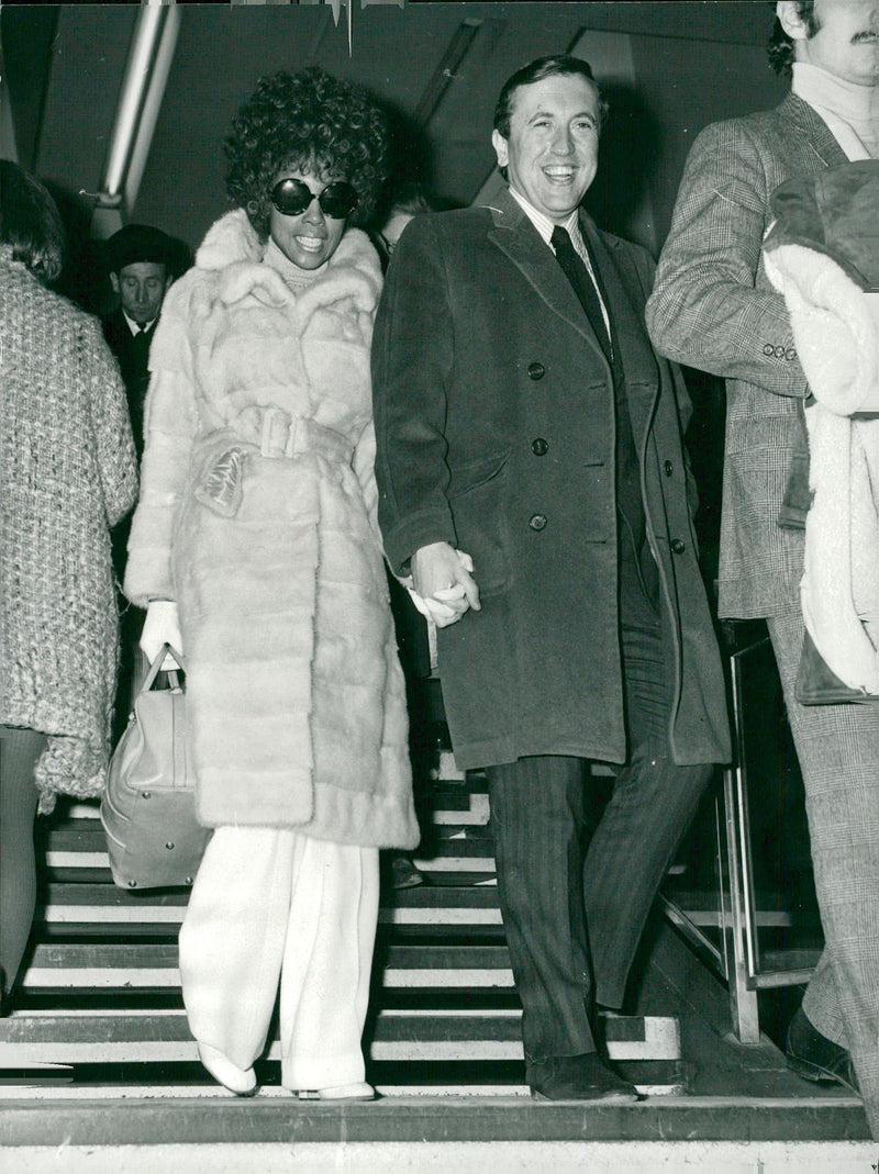 David Frost along with his girlfriend Diahann Carroll - Vintage Photograph