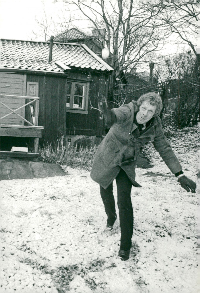 Take Danielsson out in the countryside in a snowy landscape - Vintage Photograph