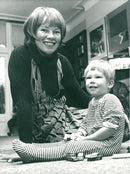 Glenda Jackson with his son Daniel, 2 years old, in their home - Vintage Photograph