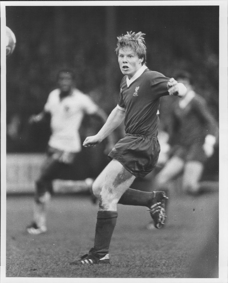 Football player Sammy Lee in the football team Liverpool FC - Vintage Photograph