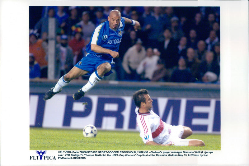 Chelsea captain Gianluca Vialli skips VFB Stuttgart&