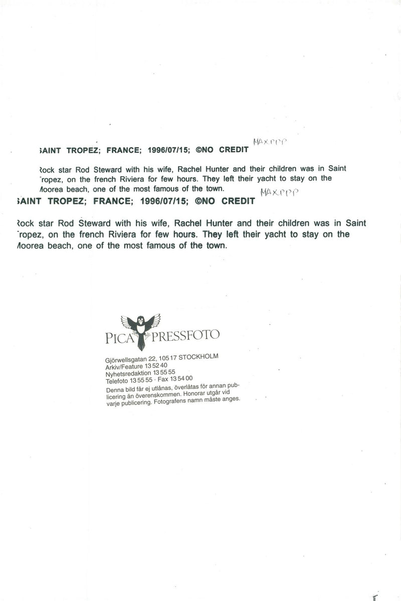 Rod Stewart arrives at Saint Tropez with his yacht - Vintage Photograph