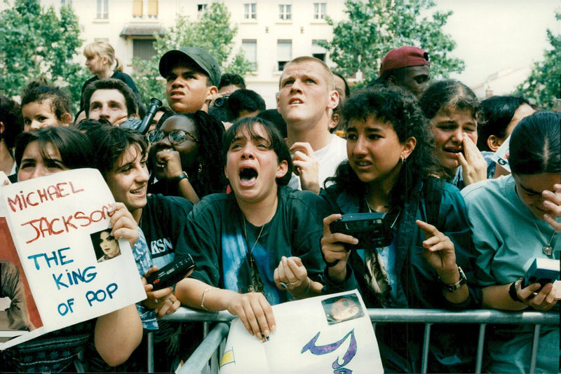 Michael Jackson fans cry tear at concert - Vintage Photograph