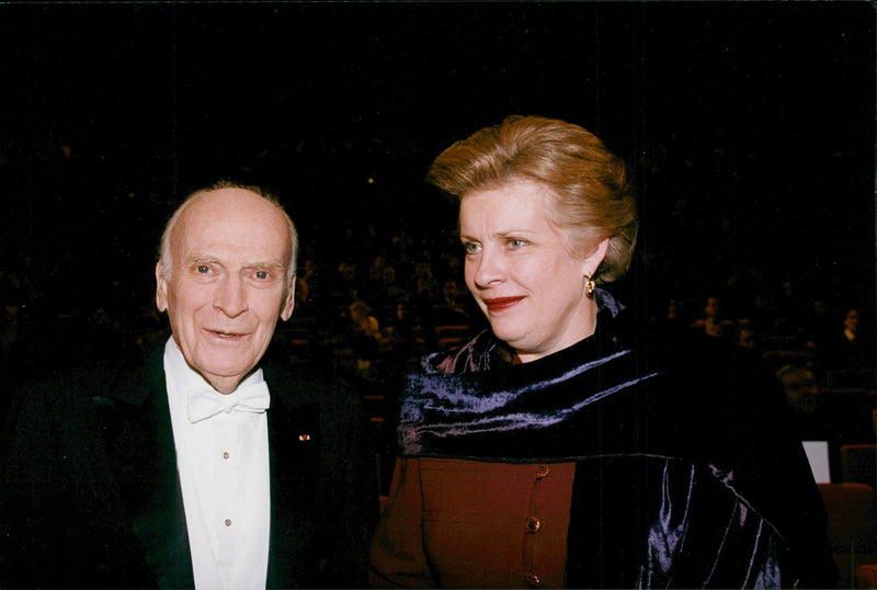 Violinist Yehudi Menuhin together with politician Catherine Trautmann - Vintage Photograph