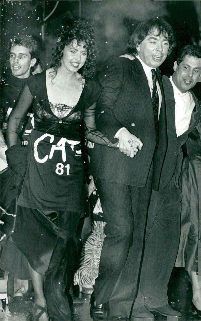 Singer Sarah Brightman and composer Andrew Lloyd Webber on stage at the musical Cats 8th anniversary at the New London Theater - Vintage Photograph