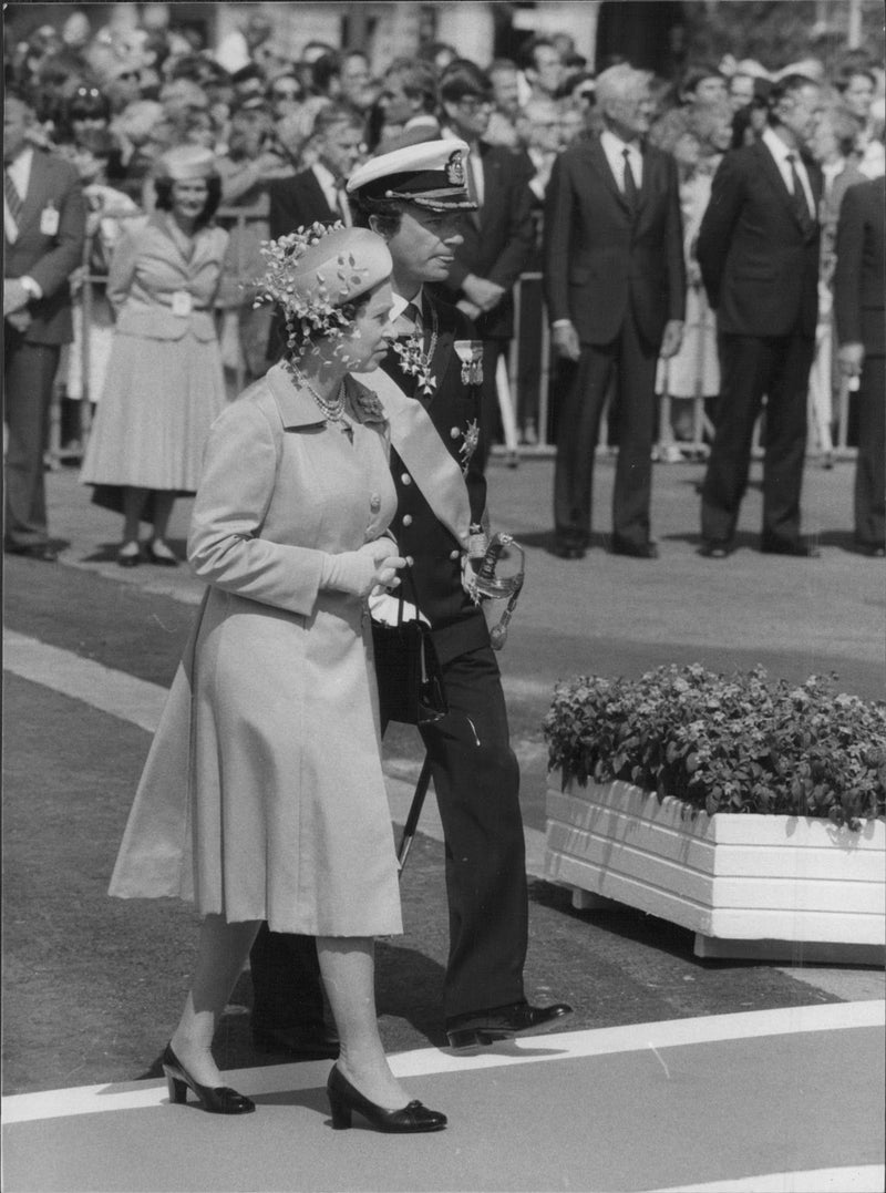 King Carl XVI Gustaf and Queen Elizabeth II of England at Queen&