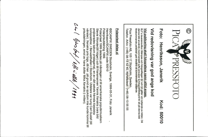 King Carl Gustaf handles the Polar Prize to the musician Stevie Wonder in the Berwald Hall - Vintage Photograph