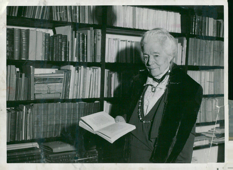 Selam LagerlÃ¶f at the bookshelf - 15 October 1938 - Vintage Photograph