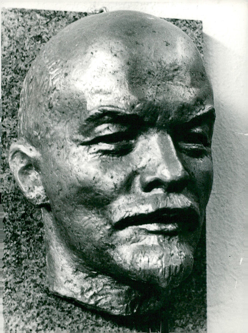 Vladimir Lenin, politician of the Soviet Union. A bust of Lenin by the artist Ivan Gavrilov - Vintage Photograph