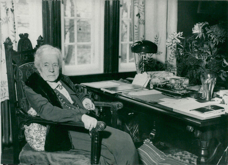 Selma LagerlÃ¶f at his desk - 1 November 1938 - Vintage Photograph