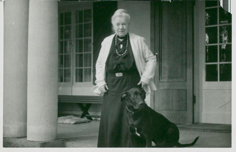 Stage from the warmlands film &quot;Selma LagerlÃ¶f and Nero pÃ¥ MÃ¥rbacka&quot; - 27 November 1934 - Vintage Photograph
