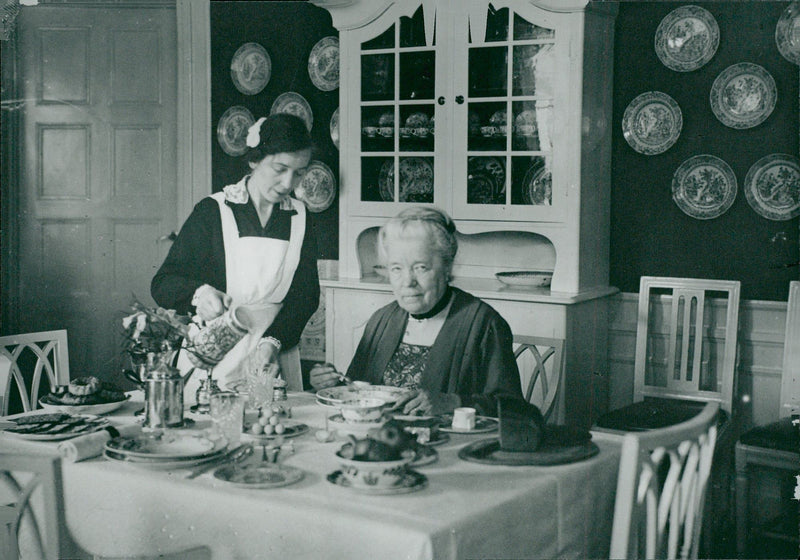 Selma LagerlÃ¶f at his dining table at MÃ¥rbacka - Year 1935 - Vintage Photograph