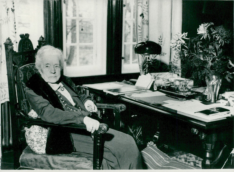 Selma LagerlÃ¶f at his desk - 1 November 1938 - Vintage Photograph