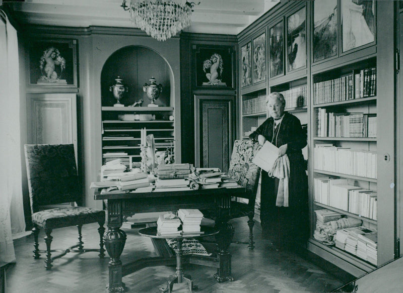 Selma LagerlÃ¶f at MÃ¥rbacka Manor  - Year 1935 - Vintage Photograph