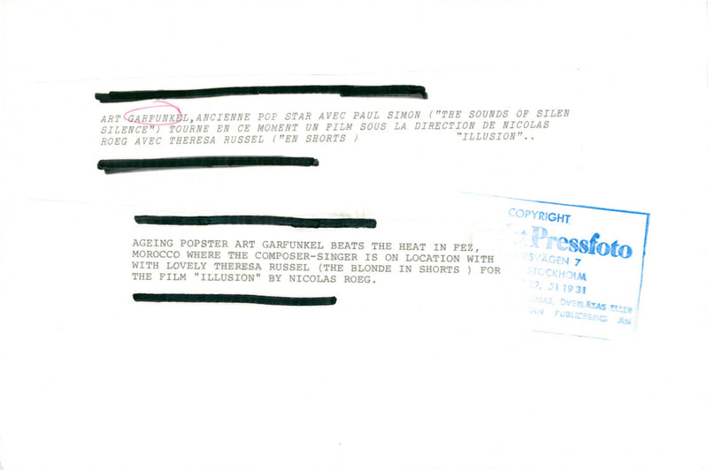 Art Garfunkel is enjoying the sun during the holidays in Marocco. - Vintage Photograph