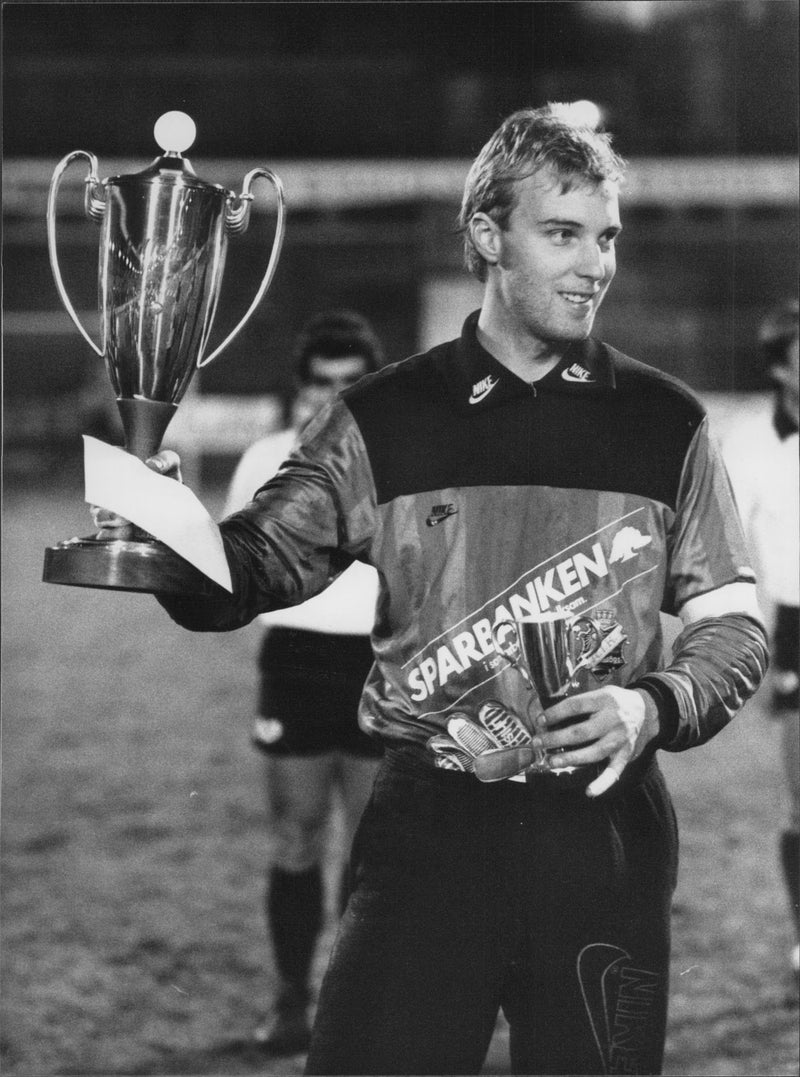 Bernt Ljung holds the cup at Stockholm&