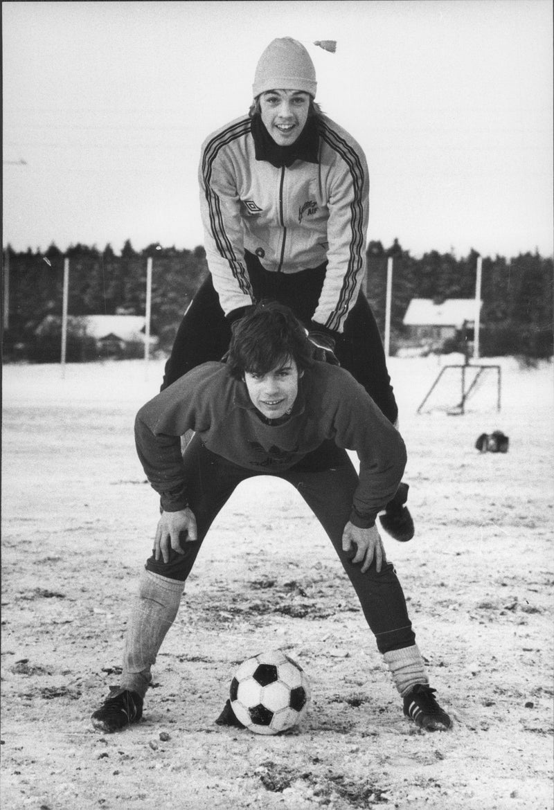 Football player SO Bergman jumps on MjÃ¤llsby&