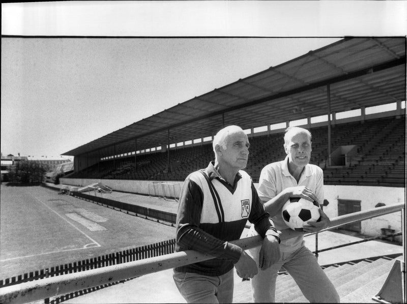 Football player Rune Jacobsson in GÃ¥rda BK and team treasurer and eldsjÃ¤l, BÃ¶rje Larsson, at Gamla Ullevi. - Vintage Photograph