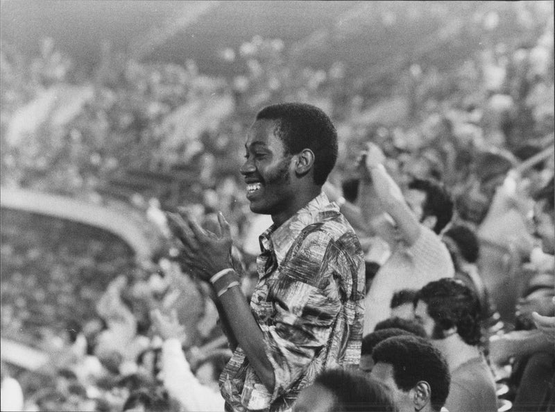 The soccer team Cosmos won the American football league, the premier PR man in the United States: Brazilian PelÃ© who now ends as active after 22 years. - Vintage Photograph