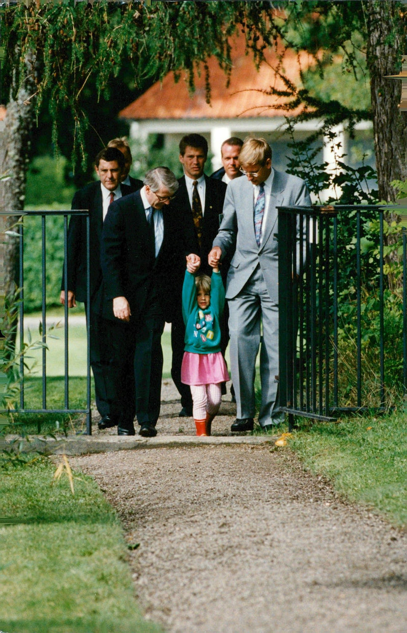 John Major, Gunnel Bildt and Carl Bildt were taken in connection with Major&