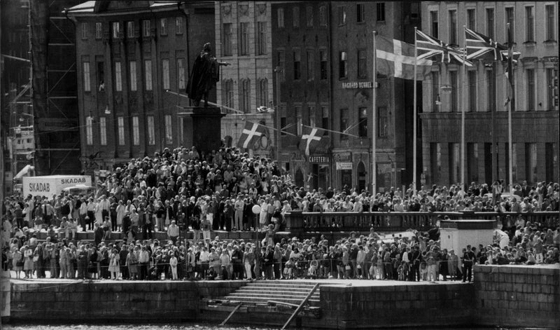 Great crowd during Elizabeth II and Prince Philips State visit in Sweden - Vintage Photograph