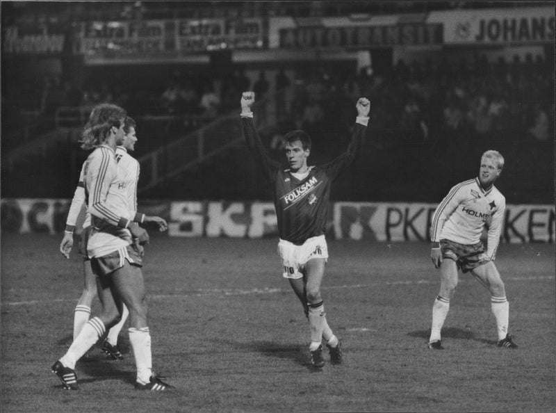 Football player Thomas Johansson (AIK) in the middle - Vintage Photograph